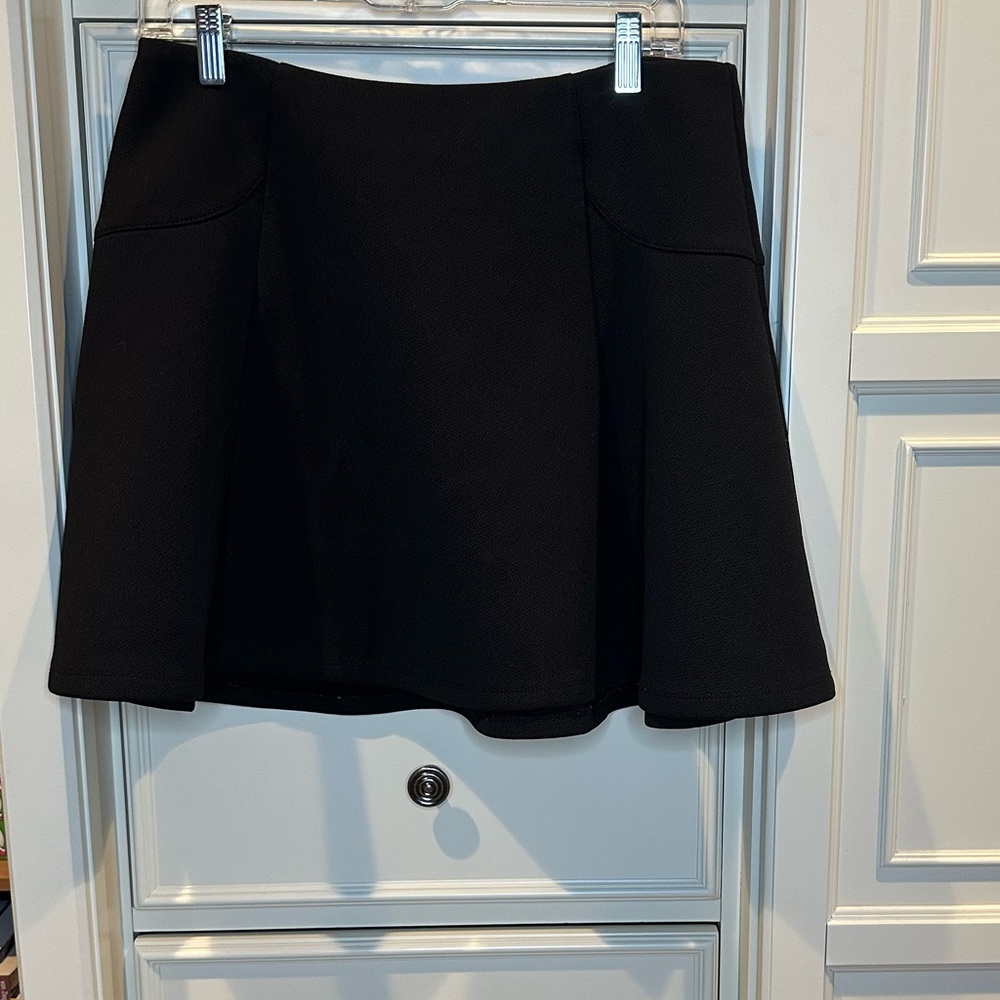 BeBe Flair Skirt Size Medium